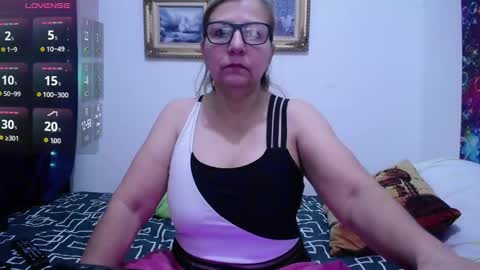 Snapshot of sara211 chatting on September 2025 02:22:02 PM sara online show from September 2025 02:22:02 PM