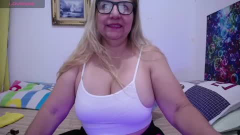 Snapshot of sara211 chatting on June 2026 12:41:02 AM sara online show from June 2026 12:41:02 AM