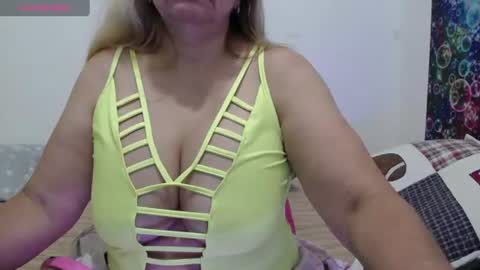 Snapshot of sara211 chatting on June 2026 03:05:01 PM sara online show from June 2026 03:05:01 PM