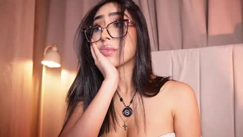 Snapshot of sara_albrecht chatting on May 2026 11:44:01 PM Sara online show from May 2026 11:44:01 PM