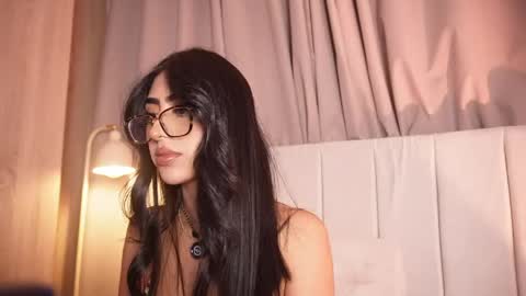 Snapshot of sara_albrecht chatting on May 2026 02:09:02 AM Sara online show from May 2026 02:09:02 AM