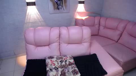 Sara... online show from November 2025 05:06:02 AM