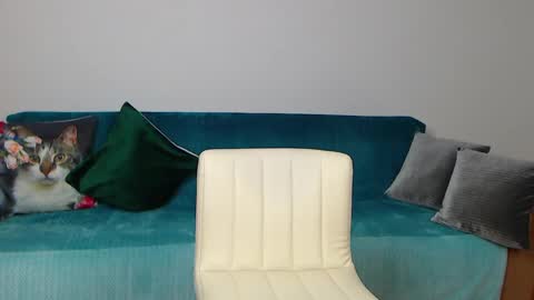 Im Sara I am happy to be here  online show from February 2025 08:31:01 PM