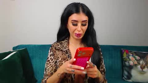 Im Sara I am happy to be here  online show from January 2026 06:02:02 PM