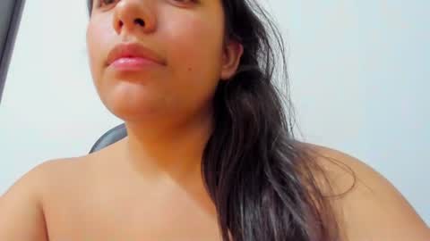 Snapshot of sara_len chatting on July 2026 05:52:01 PM sara_len online show from July 2026 05:52:01 PM