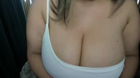 Snapshot of sara_lizcano chatting on May 2026 10:21:01 AM sarah LIZCANO....... online show from May 2026 10:21:01 AM