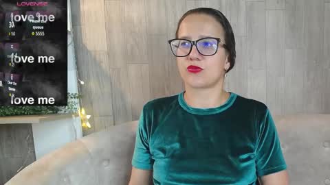 Sara   online show from April 2026 08:50:01 PM