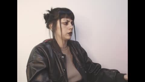 sara_mirandaaa online show from April 2026 04:20:01 PM