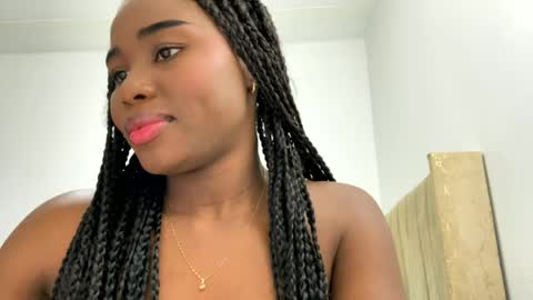Snapshot of sara_muscle chatting on May 2026 06:16:02 PM Sara online show from May 2026 06:16:02 PM