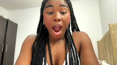Snapshot of sara_muscle chatting on May 2026 02:20:02 AM Sara online show from May 2026 02:20:02 AM