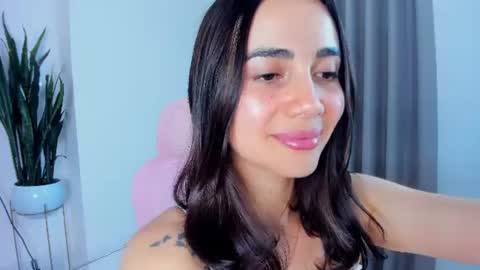 Snapshot of sara_ospina22 chatting on July 2026 08:18:02 PM Sara online show from July 2026 08:18:02 PM