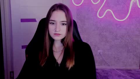 Sara online show from November 2025 06:17:01 PM