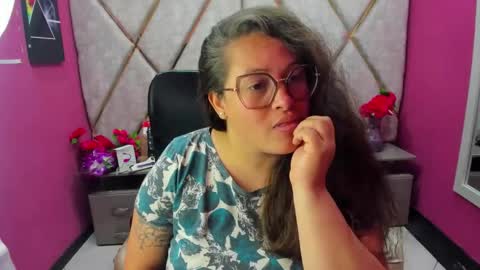 Snapshot of sara_thonson_ chatting on April 2026 04:16:01 AM sara_thonson_ online show from April 2026 04:16:01 AM