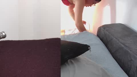 Snapshot of sara_velez_40 chatting on December 2025 10:02:01 AM sara velez online show from December 2025 10:02:01 AM