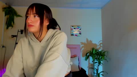 Sarah Ramirez online show from February 2025 02:44:02 PM