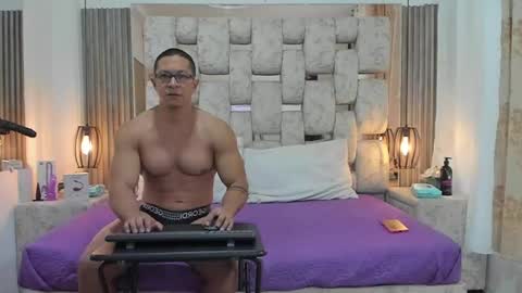 Snapshot of saraandjhony chatting on December 2024 01:06:01 PM saraANDyoni online show from December 2024 01:06:01 PM