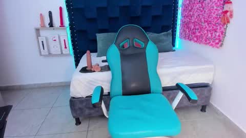 SARAHGIL online show from October 2025 01:57:01 AM