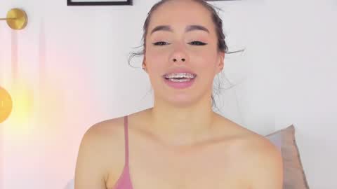 Snapshot of saraarchbould chatting on December 2024 07:57:01 PM Sara online show from December 2024 07:57:01 PM