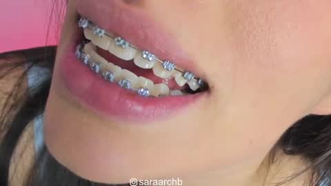 Snapshot of saraarchbould chatting on October 2025 07:05:02 PM Sara online show from October 2025 07:05:02 PM