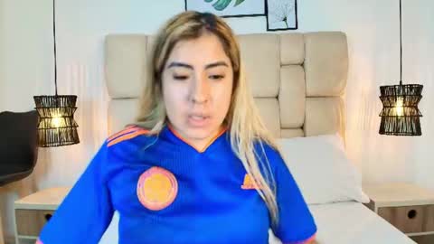 Snapshot of sarablonde_t chatting on June 2026 07:26:02 PM sarablonde_t online show from June 2026 07:26:02 PM