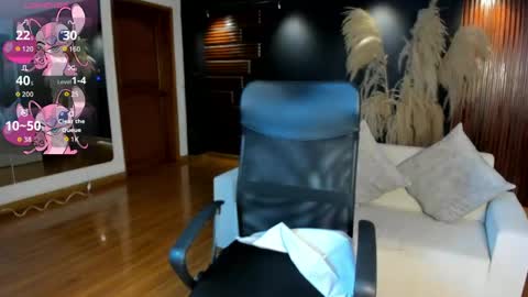 Snapshot of saracorraless chatting on May 2026 06:56:02 PM Sara Everyday From 1430 to 2130 Col Time online show from May 2026 06:56:02 PM