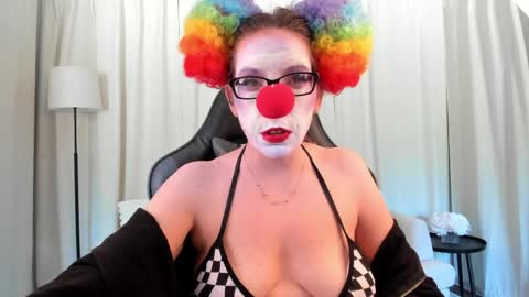 Snapshot of saradesirexo chatting on May 2026 01:40:01 PM Sara Desire online show from May 2026 01:40:01 PM