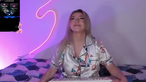 Snapshot of saradiazxxx chatting on May 2026 08:09:01 AM saradiazxxx online show from May 2026 08:09:01 AM