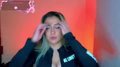 Snapshot of saradiazxxx chatting on June 2026 04:21:02 AM saradiazxxx online show from June 2026 04:21:02 AM