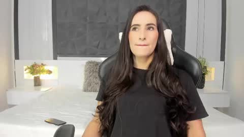  Sara Gomez  online show from October 2025 12:36:01 PM