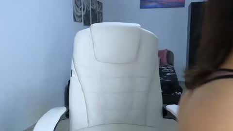 Snapshot of sarah2101 chatting on January 2025 05:33:01 AM sarah l0v3 online show from January 2025 05:33:01 AM