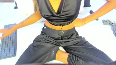 sarah_ashbourne online show from October 2025 12:07:02 PM