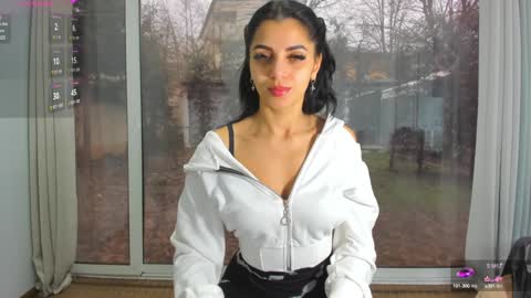 Snapshot of sarah_blake_ chatting on February 2025 08:13:02 AM Sara online show from February 2025 08:13:02 AM