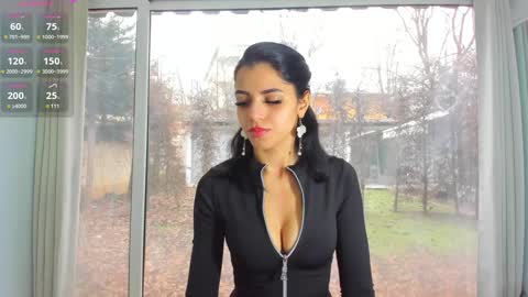 Snapshot of sarah_blake_ chatting on February 2025 09:05:02 AM Sara online show from February 2025 09:05:02 AM