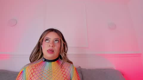 Sarah Bonneth online show from April 2026 11:43:01 AM