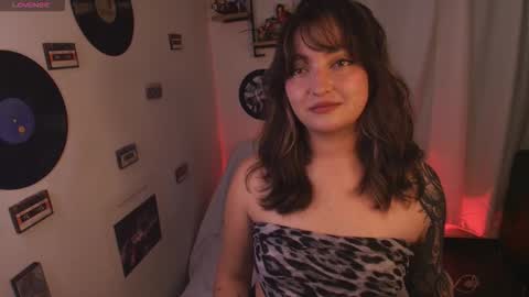 Snapshot of sarah_cuteeyes chatting on March 2026 04:51:01 AM Sara online show from March 2026 04:51:01 AM