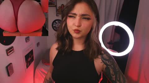 Snapshot of sarah_cuteeyes chatting on April 2026 04:11:01 AM Sara online show from April 2026 04:11:01 AM
