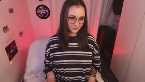 Snapshot of sarah_cuteeyes chatting on June 2026 05:50:02 AM Sara online show from June 2026 05:50:02 AM