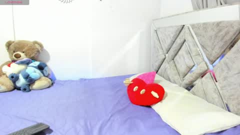 Snapshot of sarah_lowee chatting on April 2026 03:32:02 AM sarah_lowee online show from April 2026 03:32:02 AM