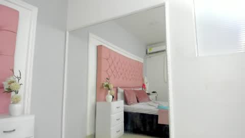 Sarah the Doll  online show from July 2026 02:43:02 PM