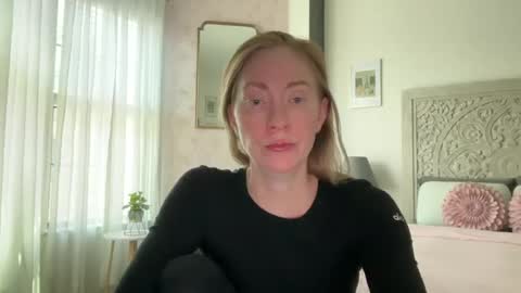 Sarah online show from June 2026 06:42:01 PM