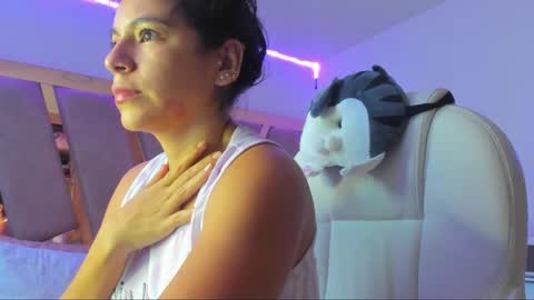 sarahhensoon online show from December 2025 11:15:02 AM