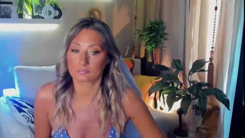 Snapshot of sarahholly chatting on July 2026 02:13:02 PM Divine Sarah NONUDE model online show from July 2026 02:13:02 PM