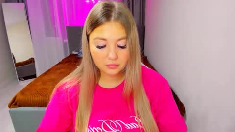 Sarah online show from November 2025 02:29:01 PM