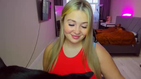 Sarah online show from April 2026 01:06:02 PM