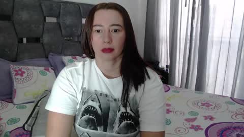 Snapshot of sarahott_1 chatting on April 2026 03:25:01 PM Lia online show from April 2026 03:25:01 PM
