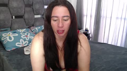 Snapshot of sarahott_1 chatting on May 2026 12:00:01 PM Lia online show from May 2026 12:00:01 PM