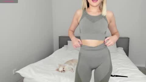 sarahphyllis online show from November 2025 05:44:02 PM