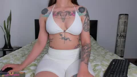 Snapshot of sarahredi chatting on June 2026 10:52:01 PM Girl next door online show from June 2026 10:52:01 PM