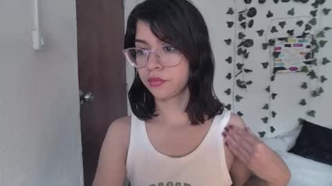 Sarah  online show from December 2025 07:51:01 PM