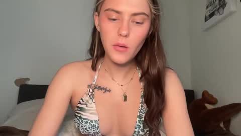 SarahxOliver online show from November 2025 07:24:01 PM